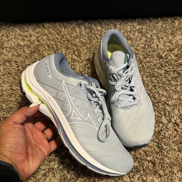 Mizuno Shoes - Mizuno Women's Wave Inspire 18 Running Shoes